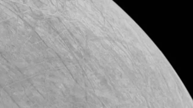 Juno captura la imagen más cercana de Europa, la luna de Júpiter, en más de 20 años Juno captura la imagen más cercana de Europa, la luna de Júpiter, en más de 20 años