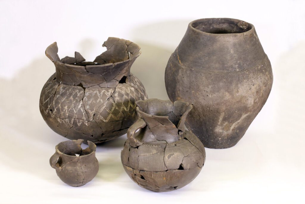 Arqueólogos desentierran un "pozo de los deseos" de más de 3 000 años