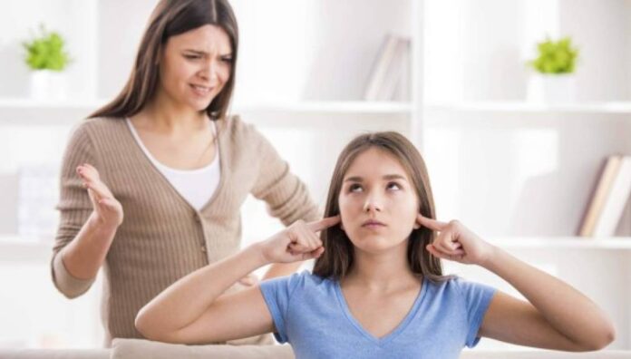 Los adolescentes están programados para prestar más atención a las voces no familiares Los adolescentes están programados para prestar más atención a las voces no familiares