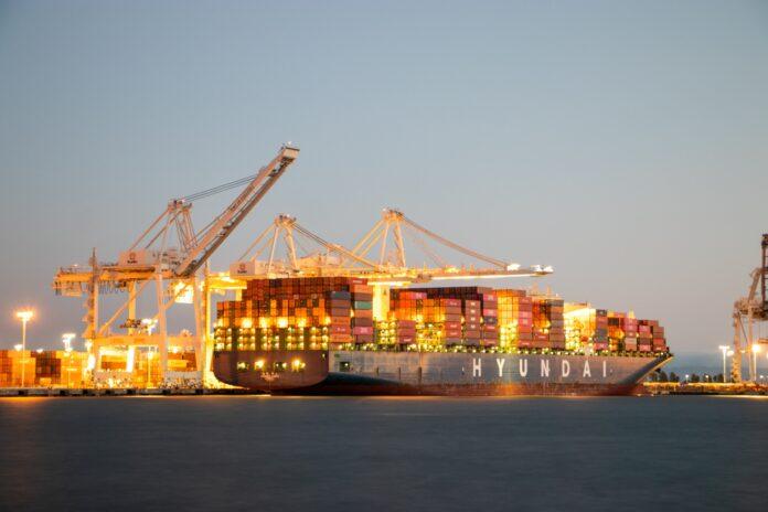Por qué no se hunden los barcos
